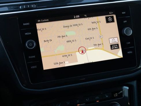 Used 2019 Volkswagen Tiguan SEL Premium R-Line image 31