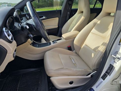 Used 2014 Mercedes-Benz CLA 250 image 17