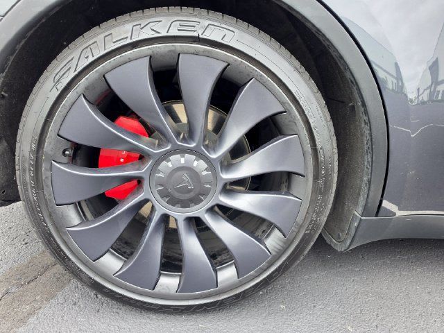Used 2024 Tesla Model Y Performance AWD/4WD image 8