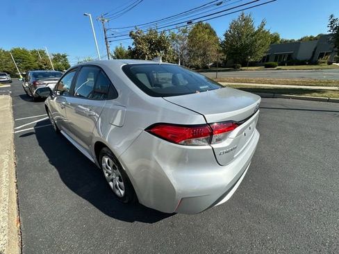 Used 2022 Toyota Corolla LE image 6