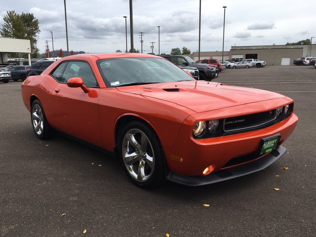 Used 2013 Dodge Challenger R/T Plus RWD image 8