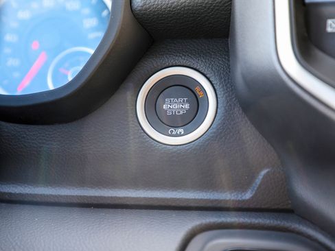 New 2026 RAM 1500 4x4 Crew Cab image 17