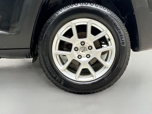 Used 2020 Jeep Renegade Sport w/ Sport Appearance Group AWD/4WD image 30