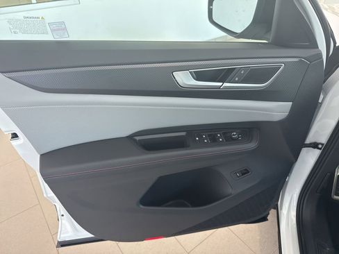 New 2026 Volkswagen Atlas Peak Edition image 10