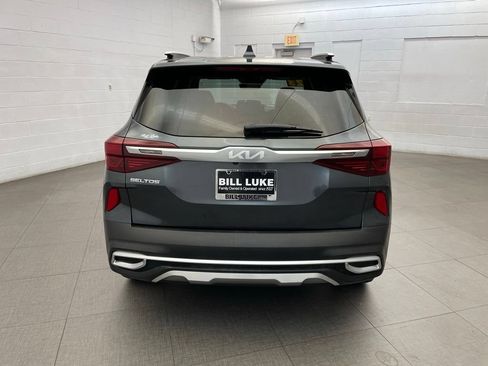 Used 2023 Kia Seltos SX w/ SX Sunroof Package AWD/4WD image 6