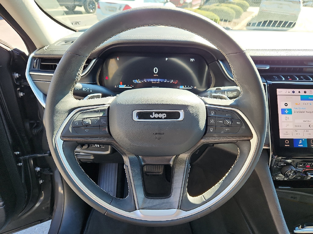 Used 2024 Jeep Grand Cherokee Limited AWD/4WD image 20