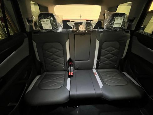 New 2026 Volkswagen Atlas Peak Edition AWD/4WD image 25