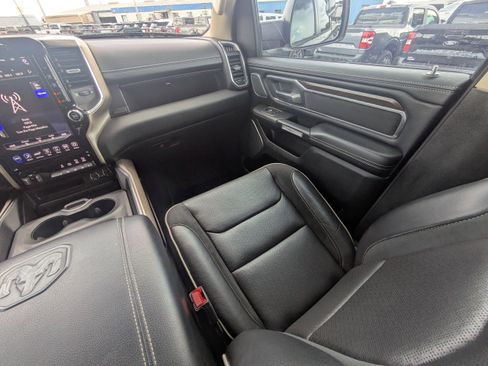 Used 2021 RAM 1500 Laramie AWD/4WD image 16