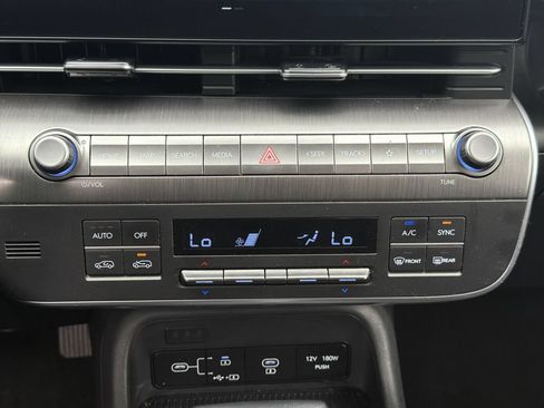 Certified 2025 Hyundai Kona SEL AWD/4WD image 10
