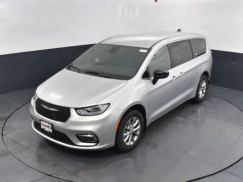 New 2026 Chrysler Pacifica Select AWD/4WD image 41