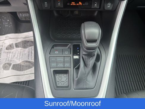 Used 2023 Toyota RAV4 XLE image 15