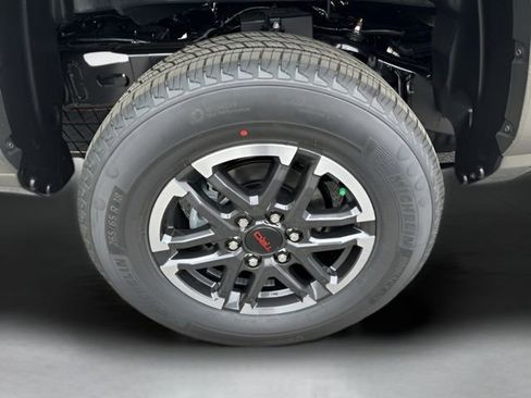Used 2025 Toyota Tacoma TRD Sport image 11