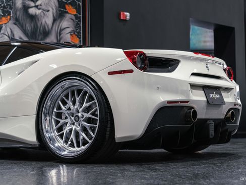 Used 2016 Ferrari 488 GTB RWD image 12