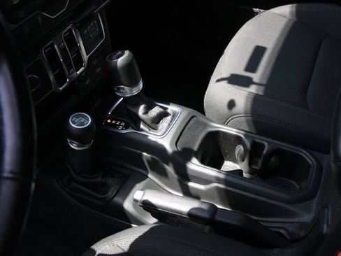 Used 2021 Jeep Wrangler Unlimited Sport AWD/4WD image 25