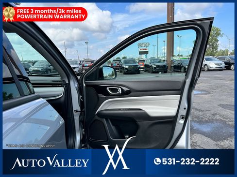 Used 2022 Jeep Compass Limited image 21