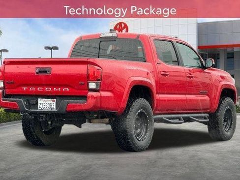 Used 2020 Toyota Tacoma SR5 w/ Technology Package image 4