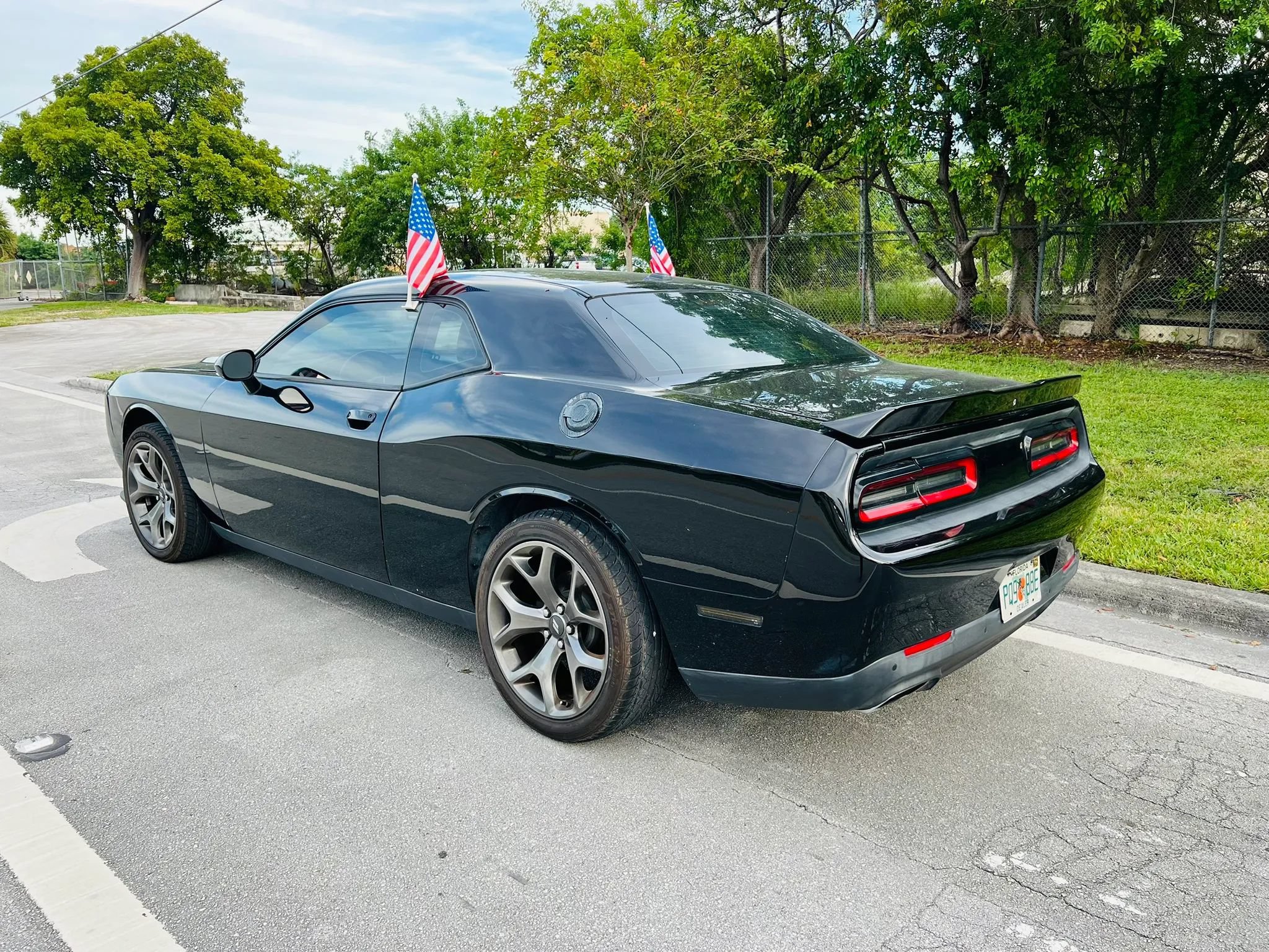 Used 2015 Dodge Challenger R/T w/ Quick Order Package 22B R/T RWD image 3