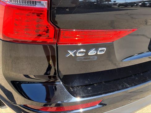 Used 2020 Volvo XC60 T5 Momentum AWD/4WD image 30