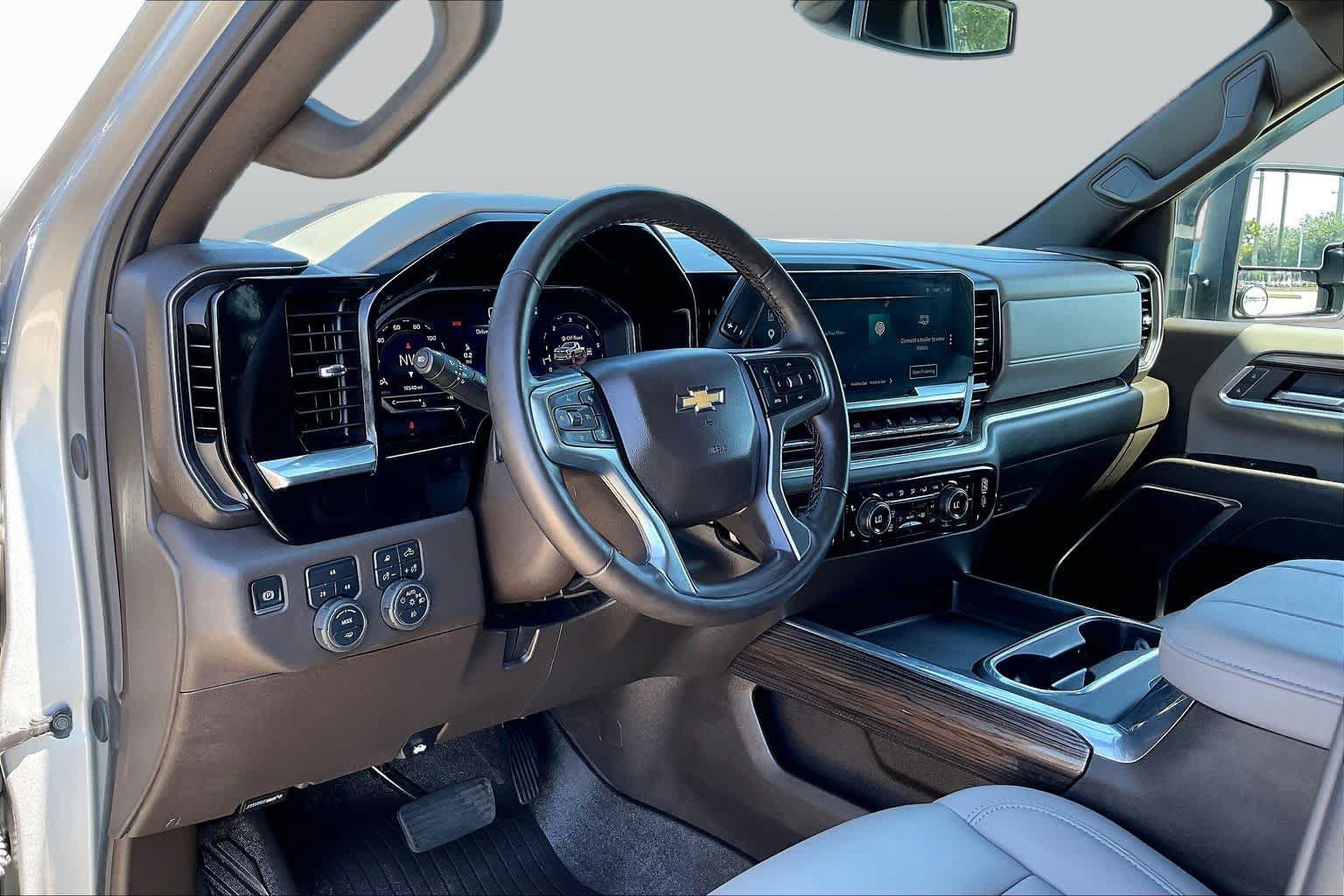 Used 2025 Chevrolet Silverado 3500 LT w/ Texas Edition AWD/4WD image 18
