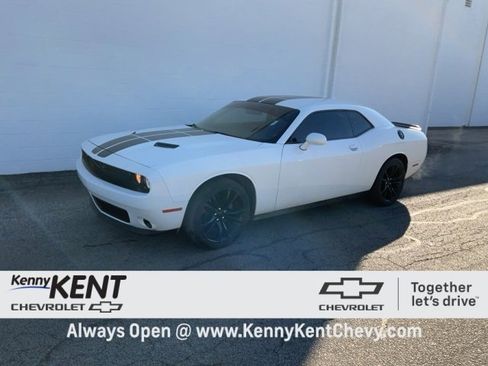 Used 2016 Dodge Challenger SXT Plus image 29