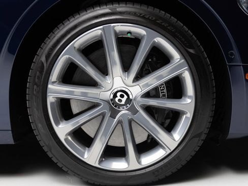 Used 2021 Bentley Flying Spur W12 image 36