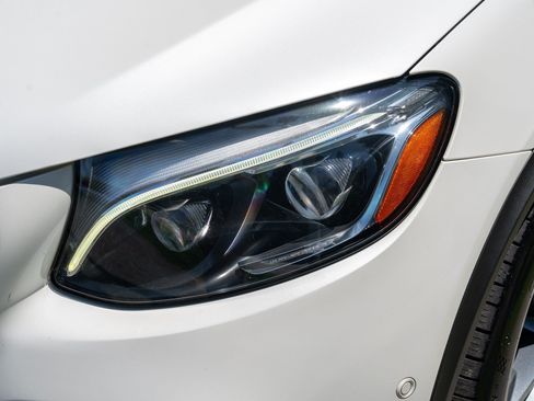 Used 2019 Mercedes-Benz GLC 63 AMG 4MATIC image 4