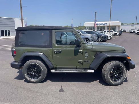 Used 2022 Jeep Wrangler Sport AWD/4WD image 2
