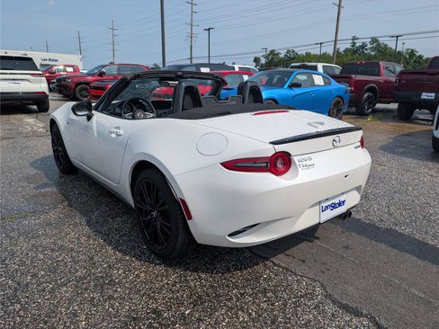 Used 2025 MAZDA MX-5 Miata Club RWD image 5