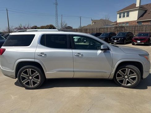 Used 2017 GMC Acadia Denali w/ Technology Package image 4