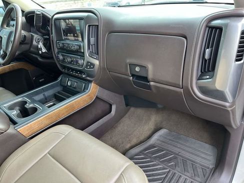 Used 2015 Chevrolet Silverado 1500 LTZ w/ LTZ Plus Package AWD/4WD image 23