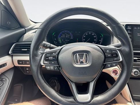 Used 2018 Honda Accord Touring image 14