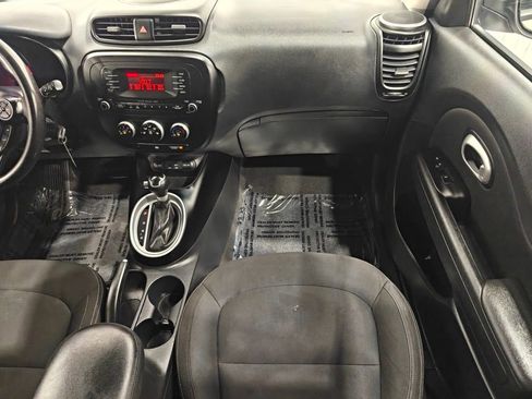 Used 2015 Kia Soul FWD image 22