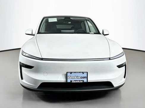 Used 2026 Tesla Model Y AWD image 2
