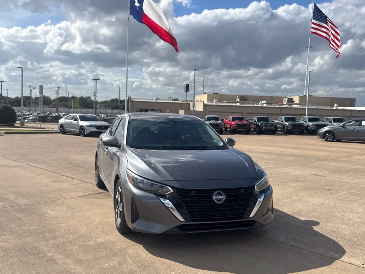 Used 2025 Nissan Sentra SV w/ Trunk Package FWD image 4