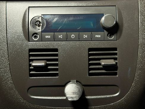 Used 2013 Chevrolet Avalanche LTZ AWD/4WD image 38