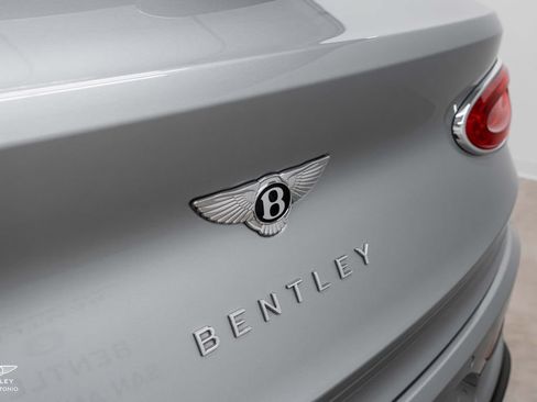 Used 2023 Bentley Bentayga AWD/4WD image 18