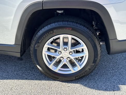 New 2025 Jeep Grand Cherokee L Laredo w/ Luxury Tech Group I image 13