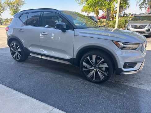 Used 2021 Volvo XC40 P8 Recharge image 1