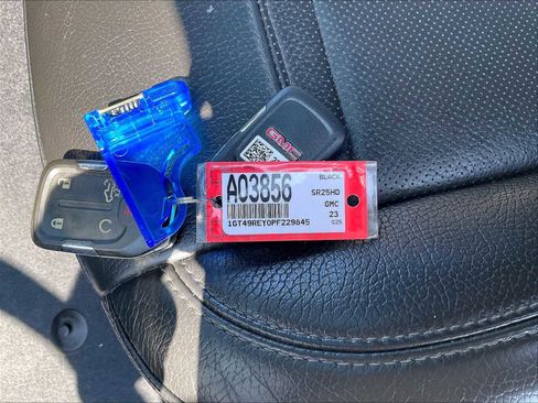 Used 2023 GMC Sierra 2500 Denali w/ Denali Ultimate Package image 31