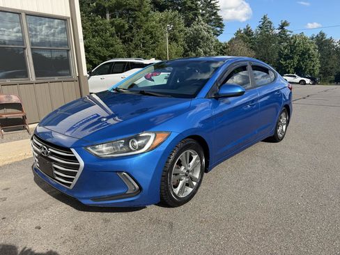 Used 2017 Hyundai Elantra SE w/ SE A/T Tech Package 03 FWD image 1