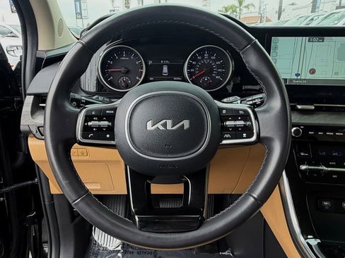 Used 2024 Kia Carnival EX FWD image 23