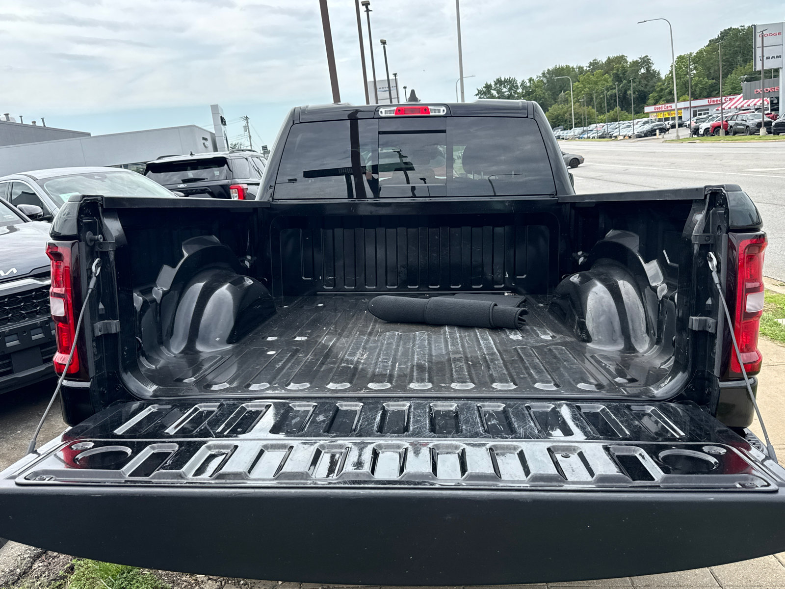 Used 2025 RAM 1500 Tradesman w/ Night Edition AWD/4WD image 17