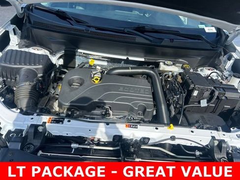 Used 2024 Chevrolet Equinox LT FWD image 11
