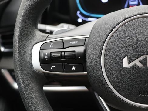 Used 2023 Kia Sportage LX image 18