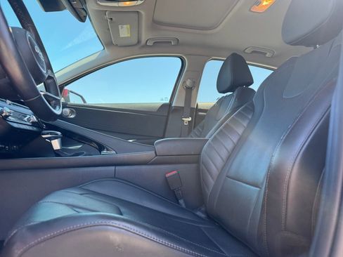 Used 2022 Hyundai Elantra Limited FWD image 17