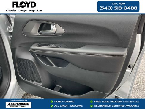 New 2026 Chrysler Pacifica Select w/ S Appearance Package image 34