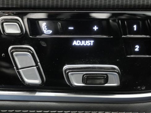 Used 2022 Jeep Grand Wagoneer Series II AWD/4WD image 12
