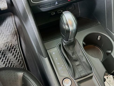 Used 2018 Volkswagen Atlas SE FWD image 22