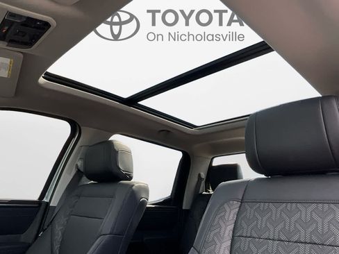 Used 2024 Toyota Tundra Limited AWD/4WD image 21