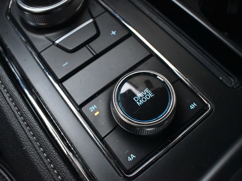 Used 2024 Ford Expedition XLT image 47